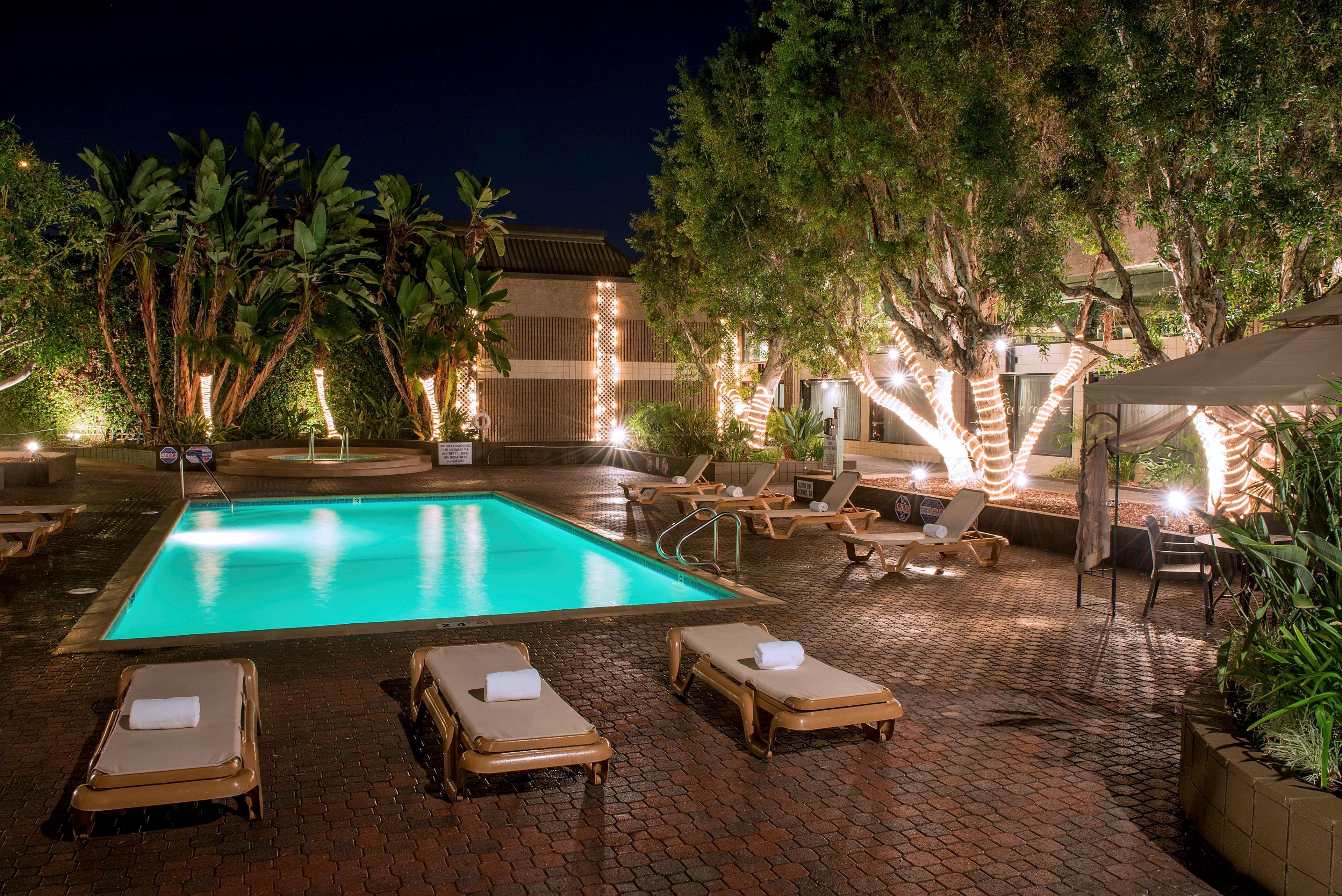 Hotel Doubletree By Hilton Whittier Exteriér fotografie