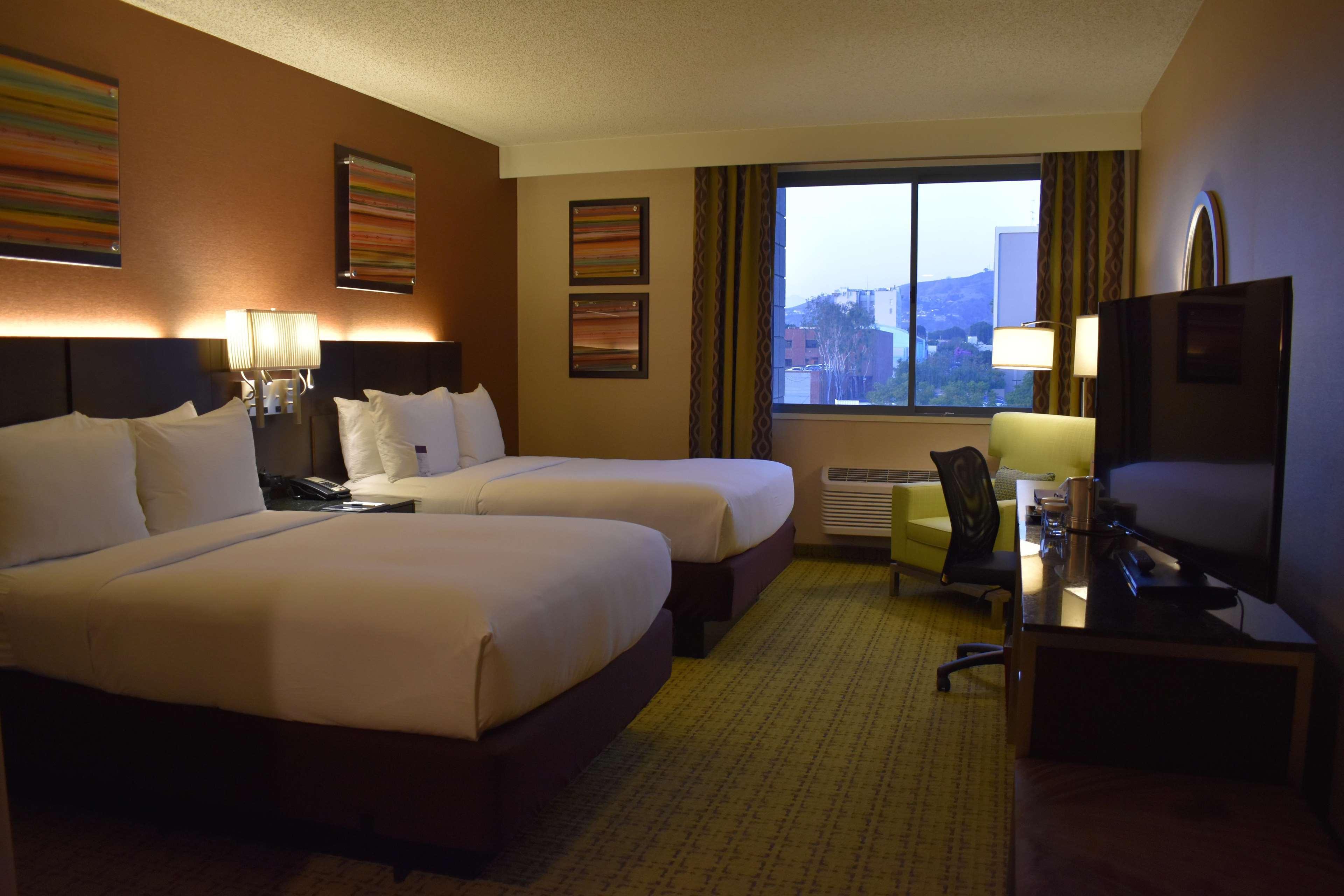 Hotel Doubletree By Hilton Whittier Exteriér fotografie