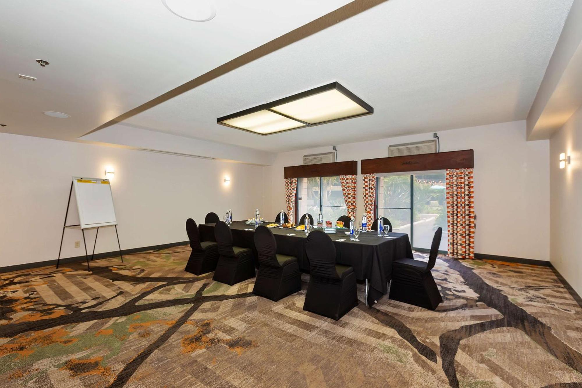Hotel Doubletree By Hilton Whittier Exteriér fotografie