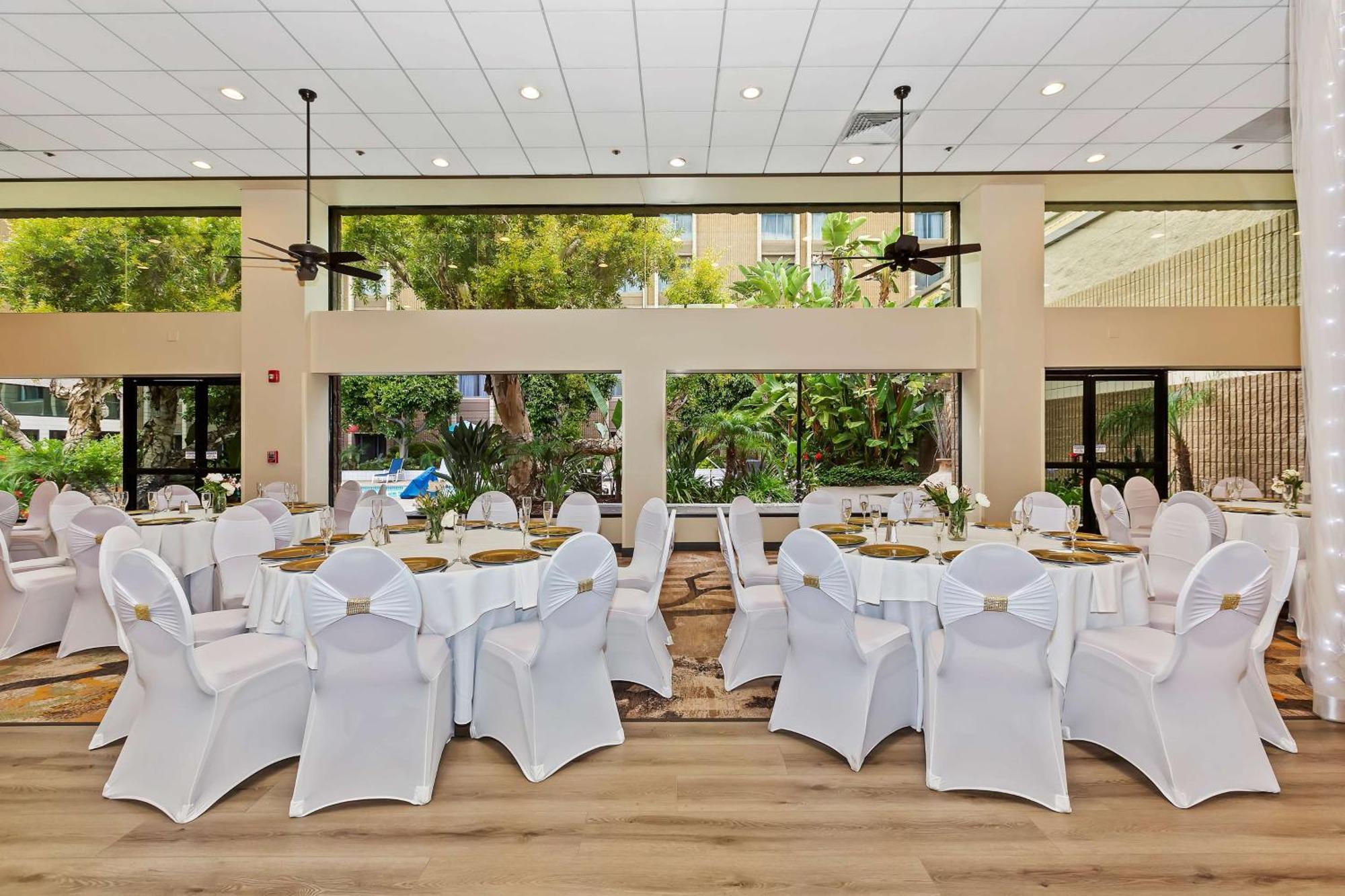 Hotel Doubletree By Hilton Whittier Exteriér fotografie