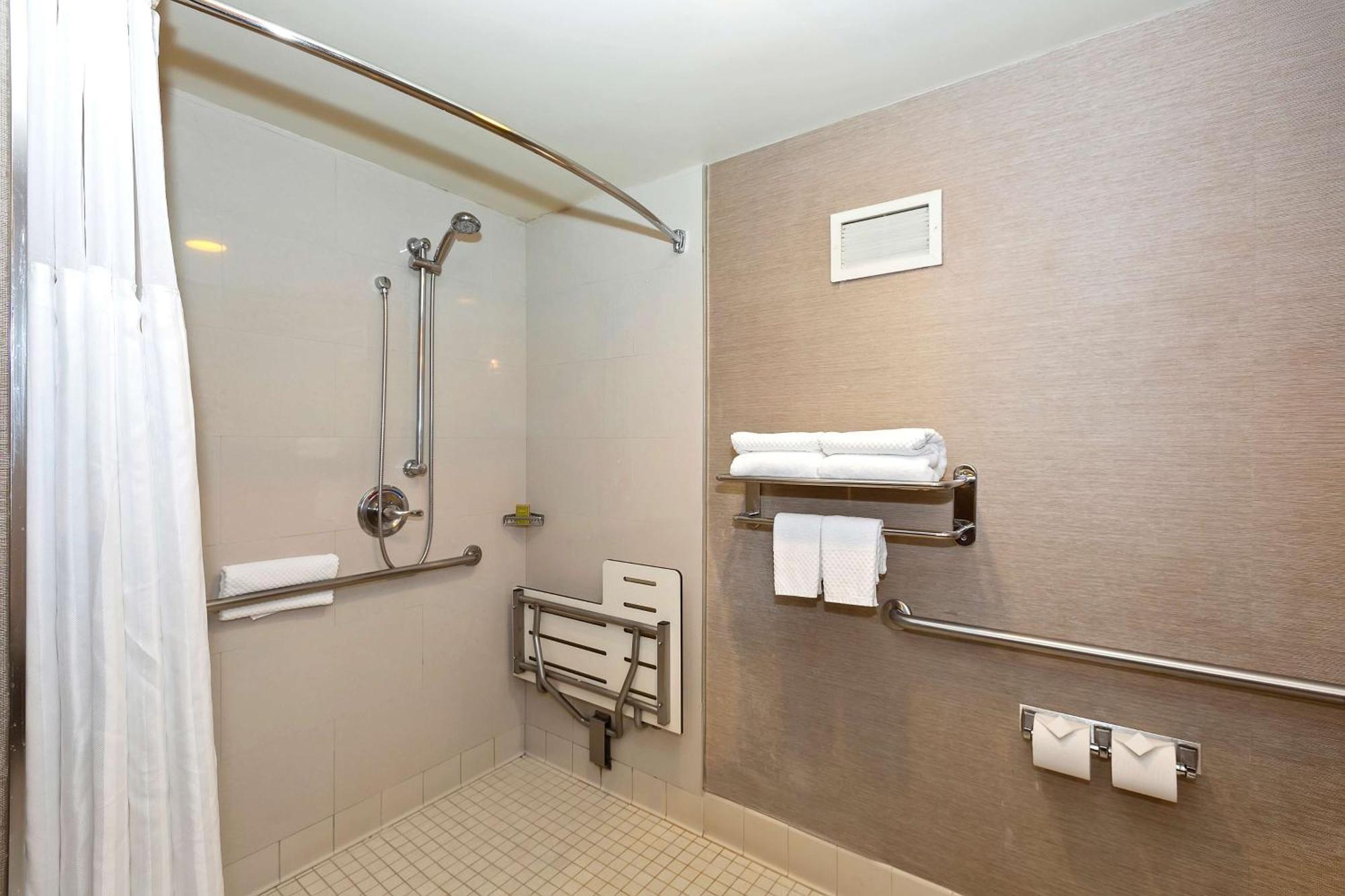 Hotel Doubletree By Hilton Whittier Exteriér fotografie