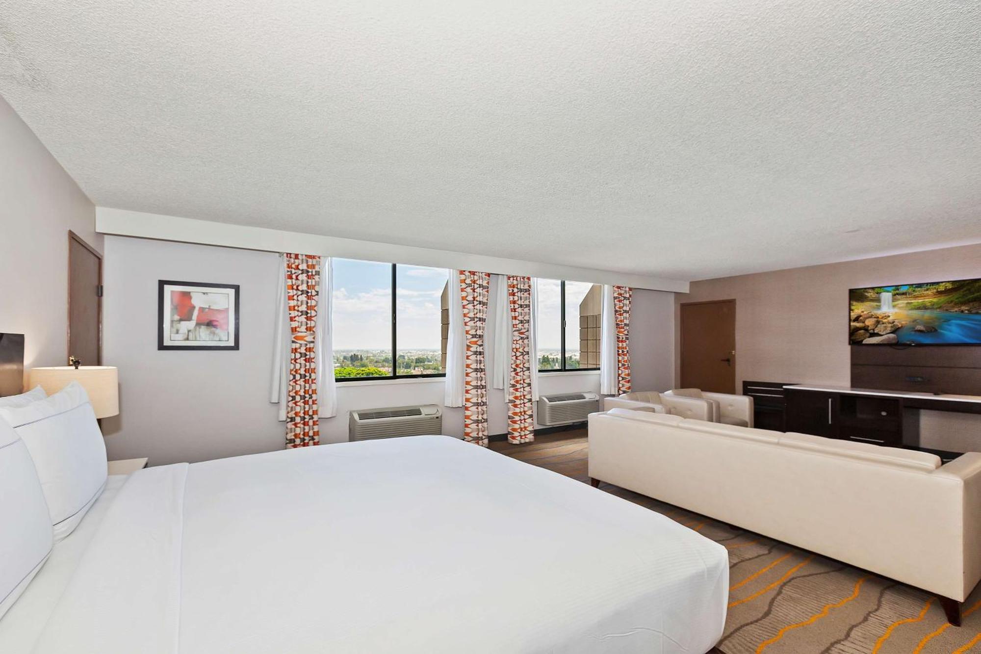 Hotel Doubletree By Hilton Whittier Exteriér fotografie