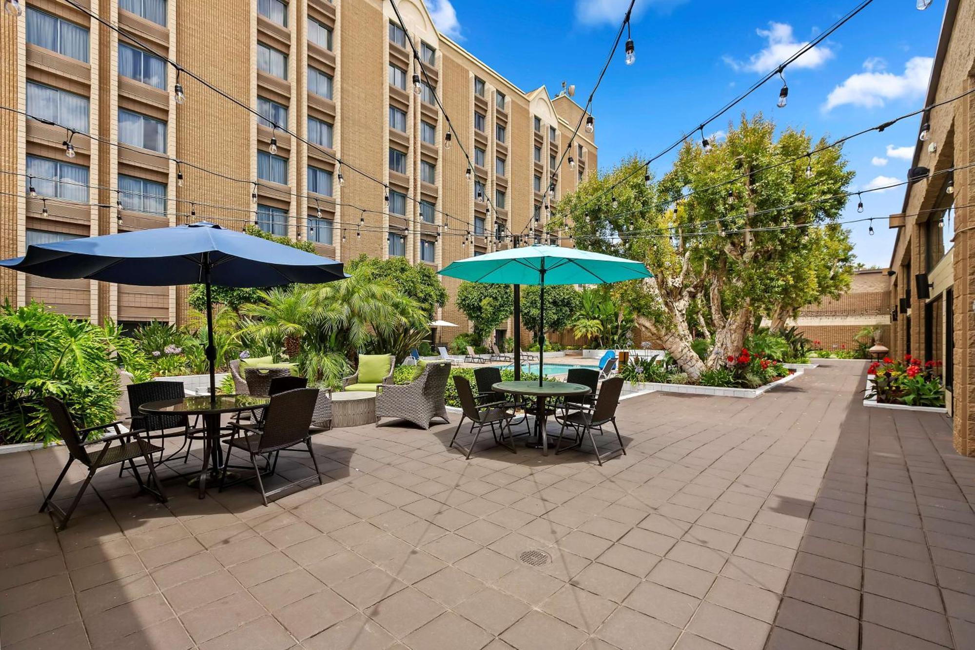 Hotel Doubletree By Hilton Whittier Exteriér fotografie