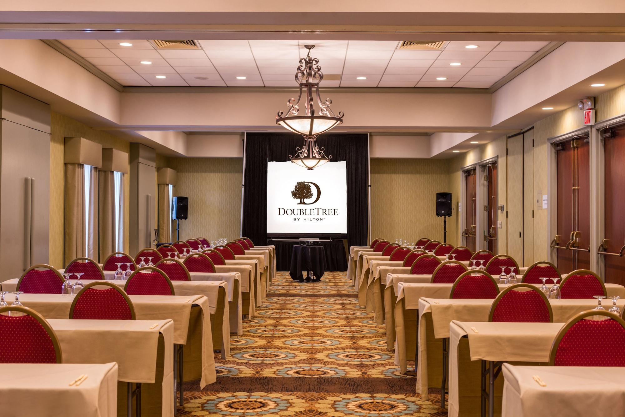 Hotel Doubletree By Hilton Whittier Exteriér fotografie